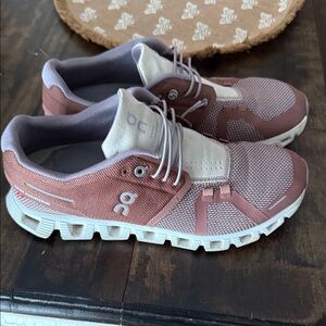 ON Cloud Women's Athletic Shoes - Mauve and Cream